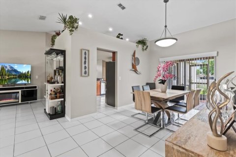 Casa en venta en Land O' Lakes, Florida, 4 dormitorios, 193.24 m2 № 1760341 - foto 13