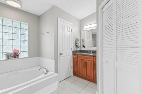 Casa en venta en Land O' Lakes, Florida, 4 dormitorios, 193.24 m2 № 1760341 - foto 29
