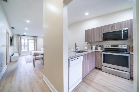 House in Miramar, Florida 2 bedrooms, 84.73 sq.m. № 2044497 - photo 15