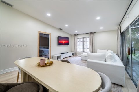 House in Miramar, Florida 2 bedrooms, 84.73 sq.m. № 2044497 - photo 7