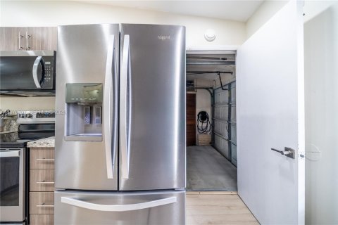 House in Miramar, Florida 2 bedrooms, 84.73 sq.m. № 2044497 - photo 14