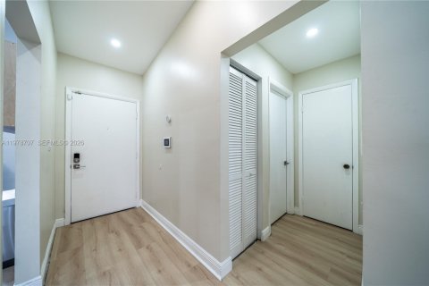 House in Miramar, Florida 2 bedrooms, 84.73 sq.m. № 2044497 - photo 16