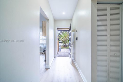 House in Miramar, Florida 2 bedrooms, 84.73 sq.m. № 2044497 - photo 25