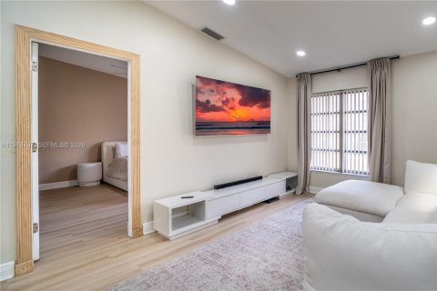 House in Miramar, Florida 2 bedrooms, 84.73 sq.m. № 2044497 - photo 8