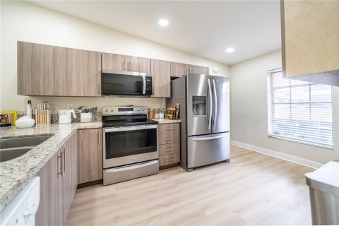 House in Miramar, Florida 2 bedrooms, 84.73 sq.m. № 2044497 - photo 12