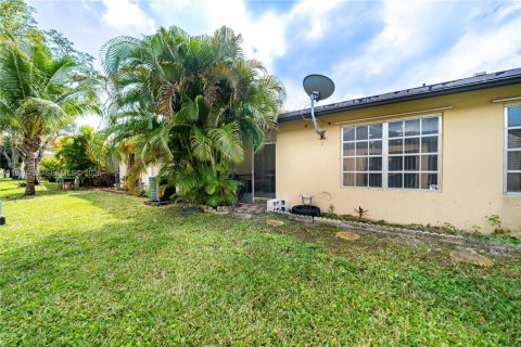 House in Miramar, Florida 2 bedrooms, 84.73 sq.m. № 2044497 - photo 29