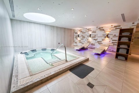Copropriété à vendre à Miami Beach, Floride: 2 chambres, 128.86 m2 № 1961809 - photo 30