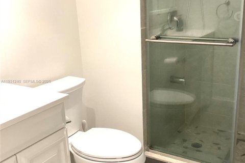 Снять в аренду кондоминиум в Пемброк-Пайнс, Флорида 2 спальни, 108.7м2, № 1989804 - фото 19