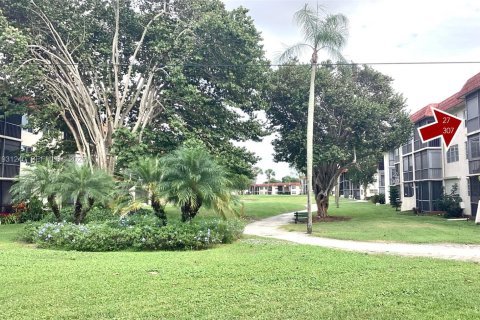 Снять в аренду кондоминиум в Пемброк-Пайнс, Флорида 2 спальни, 108.7м2, № 1989804 - фото 27