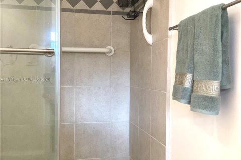 Снять в аренду кондоминиум в Пемброк-Пайнс, Флорида 2 спальни, 108.7м2, № 1989804 - фото 20