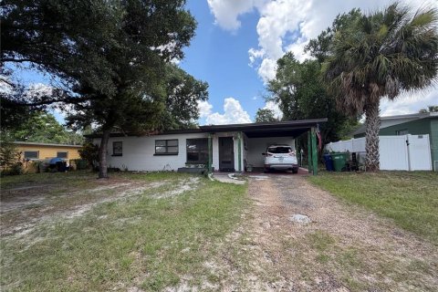 House in Tampa, Florida 3 bedrooms, 90.58 sq.m. № 2217076 - photo 2