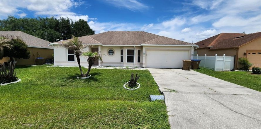 House in Kissimmee, Florida 3 bedrooms, 142.7 sq.m. № 2100979
