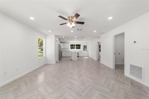 Casa en venta en Summerfield, Florida, 2 dormitorios, 111.48 m2 № 1677092 - foto 4