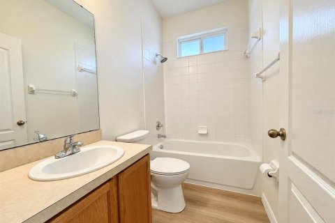 House in Wesley Chapel, Florida 4 bedrooms, 240.71 sq.m. № 2378031 - photo 11