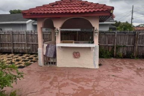 House in Coconut Creek, Florida 3 bedrooms, 182.09 sq.m. № 2043902 - photo 2