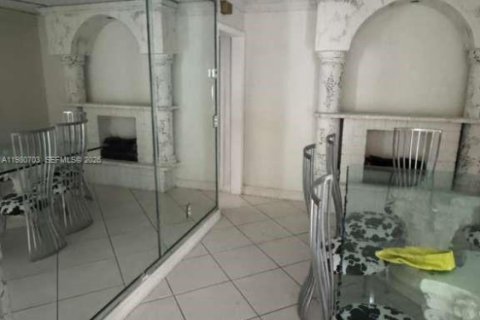 House in Coconut Creek, Florida 3 bedrooms, 182.09 sq.m. № 2043902 - photo 13