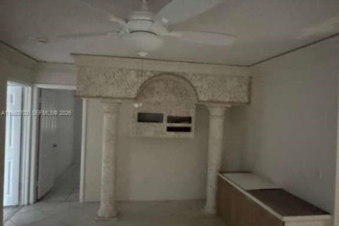 House in Coconut Creek, Florida 3 bedrooms, 182.09 sq.m. № 2043902 - photo 6