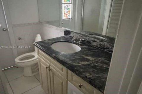 House in Coconut Creek, Florida 3 bedrooms, 182.09 sq.m. № 2043902 - photo 14