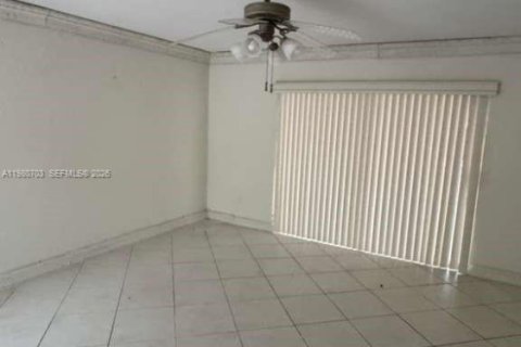 House in Coconut Creek, Florida 3 bedrooms, 182.09 sq.m. № 2043902 - photo 16