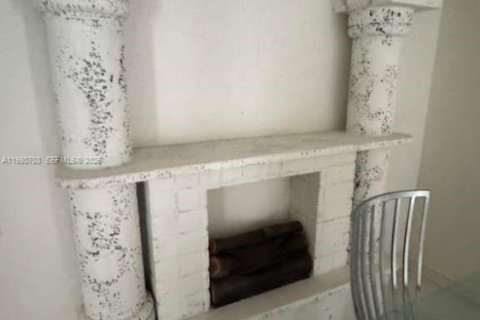 House in Coconut Creek, Florida 3 bedrooms, 182.09 sq.m. № 2043902 - photo 17