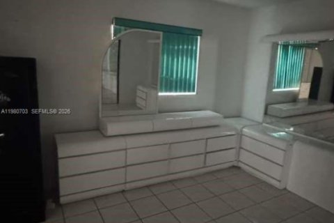 House in Coconut Creek, Florida 3 bedrooms, 182.09 sq.m. № 2043902 - photo 9