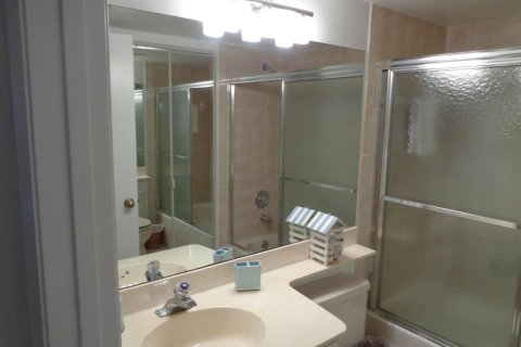 Condo in Port St. Lucie, Florida, 2 bedrooms № 2254406 - photo 15
