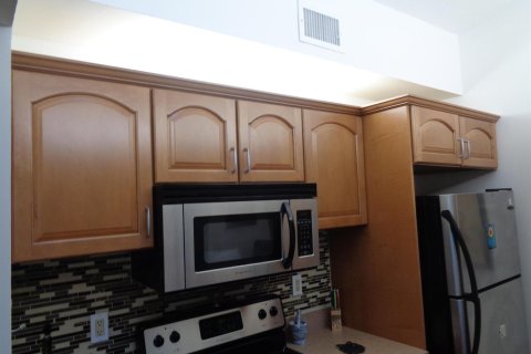 Condo in Port St. Lucie, Florida, 2 bedrooms № 2254406 - photo 7