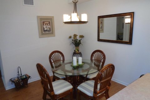 Condo in Port St. Lucie, Florida, 2 bedrooms № 2254406 - photo 4