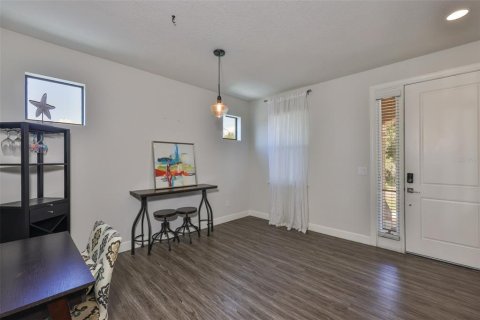 House in Tampa, Florida 4 bedrooms, 226.03 sq.m. № 1675638 - photo 5