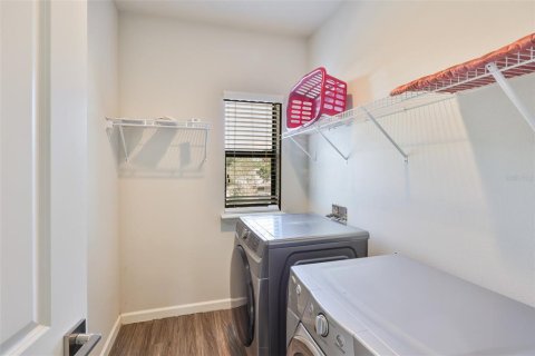House in Tampa, Florida 4 bedrooms, 226.03 sq.m. № 1675638 - photo 20