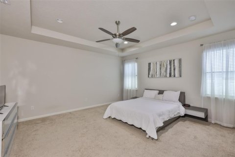 House in Tampa, Florida 4 bedrooms, 226.03 sq.m. № 1675638 - photo 22