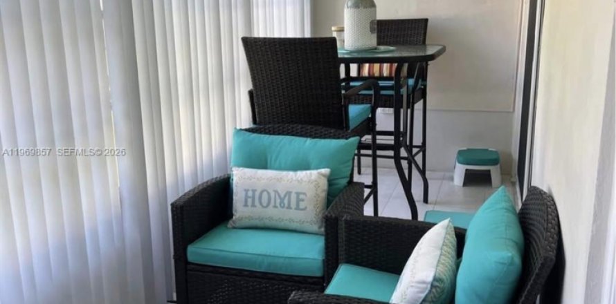 Condominio en Margate, Florida, 1 dormitorio № 2031016