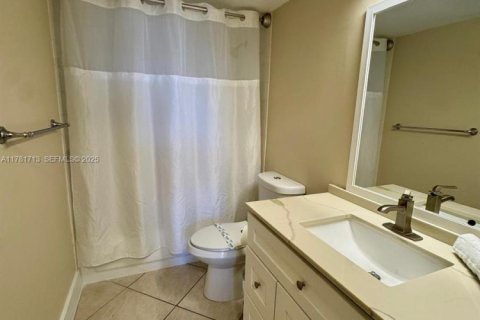 Condo in Aventura, Florida, 2 bedrooms № 2035817 - photo 21