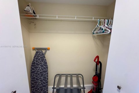 Condo in Aventura, Florida, 2 bedrooms № 2035817 - photo 19