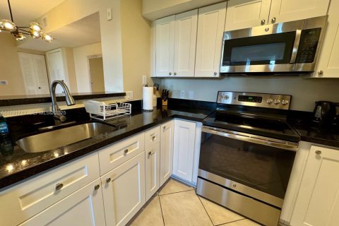Condo in Aventura, Florida, 2 bedrooms № 2035817 - photo 14