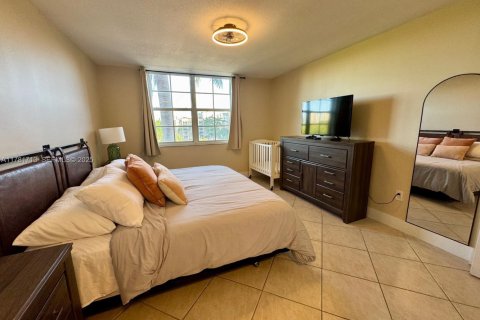 Condo in Aventura, Florida, 2 bedrooms № 2035817 - photo 17