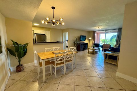 Condo in Aventura, Florida, 2 bedrooms № 2035817