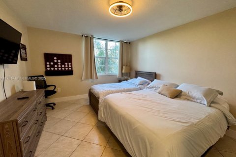 Condo in Aventura, Florida, 2 bedrooms № 2035817 - photo 26