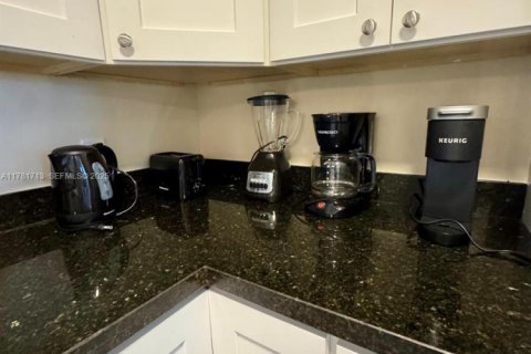 Condo in Aventura, Florida, 2 bedrooms № 2035817 - photo 15