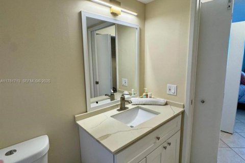 Condo in Aventura, Florida, 2 bedrooms № 2035817 - photo 22