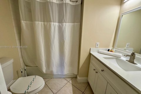 Condo in Aventura, Florida, 2 bedrooms № 2035817 - photo 28