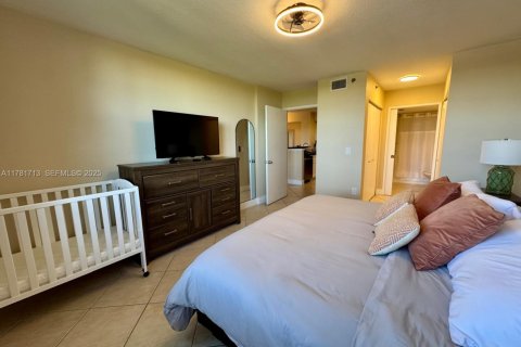 Condo in Aventura, Florida, 2 bedrooms № 2035817 - photo 18