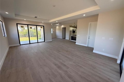 House in Placida, Florida 3 bedrooms, 195.09 sq.m. № 2210915 - photo 4
