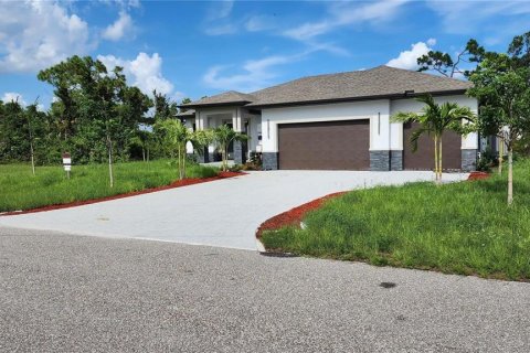 House in Placida, Florida 3 bedrooms, 195.09 sq.m. № 2210915 - photo 22