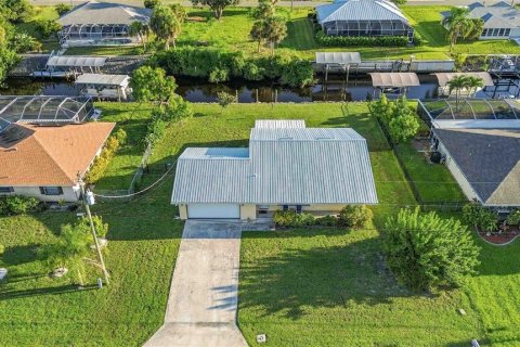 House in Englewood, Florida 2 bedrooms, 107.12 sq.m. № 2391034 - photo 27