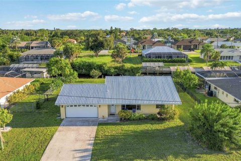House in Englewood, Florida 2 bedrooms, 107.12 sq.m. № 2391034 - photo 30