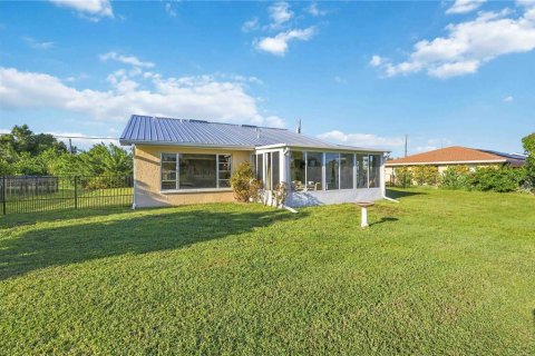 House in Englewood, Florida 2 bedrooms, 107.12 sq.m. № 2391034 - photo 25