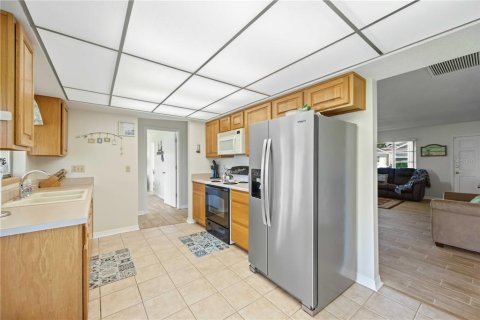 House in Englewood, Florida 2 bedrooms, 107.12 sq.m. № 2391034 - photo 10