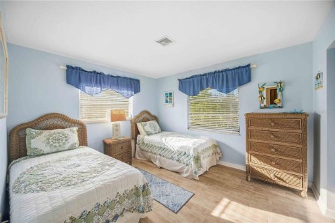 House in Englewood, Florida 2 bedrooms, 107.12 sq.m. № 2391034 - photo 18