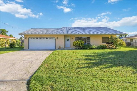 House in Englewood, Florida 2 bedrooms, 107.12 sq.m. № 2391034
